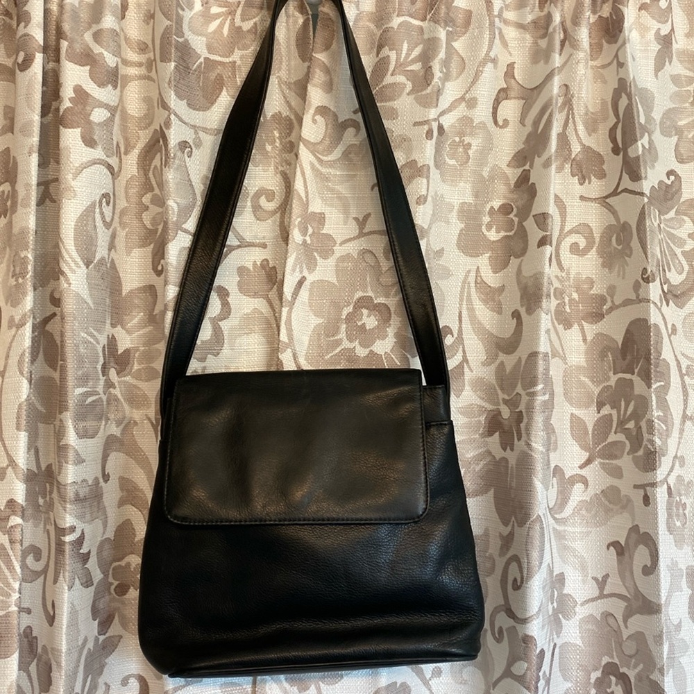 Relativity black leather purse